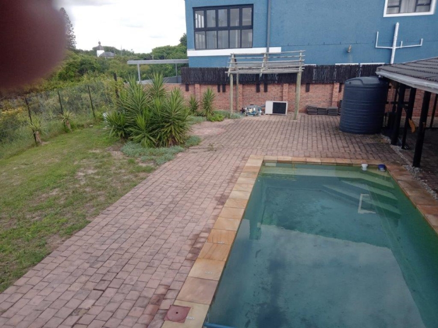 5 Bedroom Property for Sale in Paradise Beach Eastern Cape